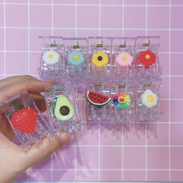 Sỉ 12 Kẹp Càng Cua Nhựa Trong Gắn Hình Hoa Quả 3D Xinh Xắn