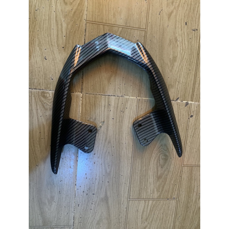 Cảng sau xe exciter 150 kiểu V1 màu cacbon