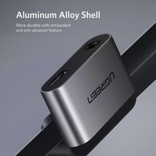 Cáp Chia USB C ra Audio 3.5mm & USB C Charging Cao Cấp UGREEN CM193