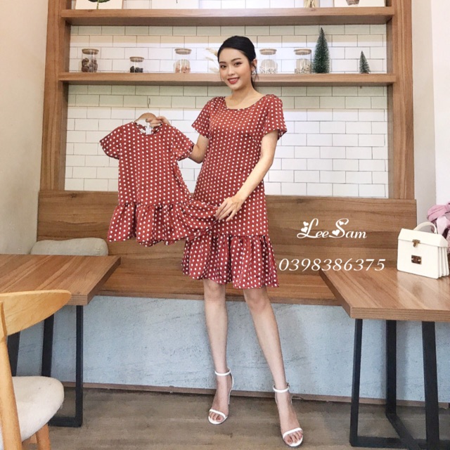 váy đôi chấm bi mẹ và bé kiểu dáng đuôi cá trẻ trung