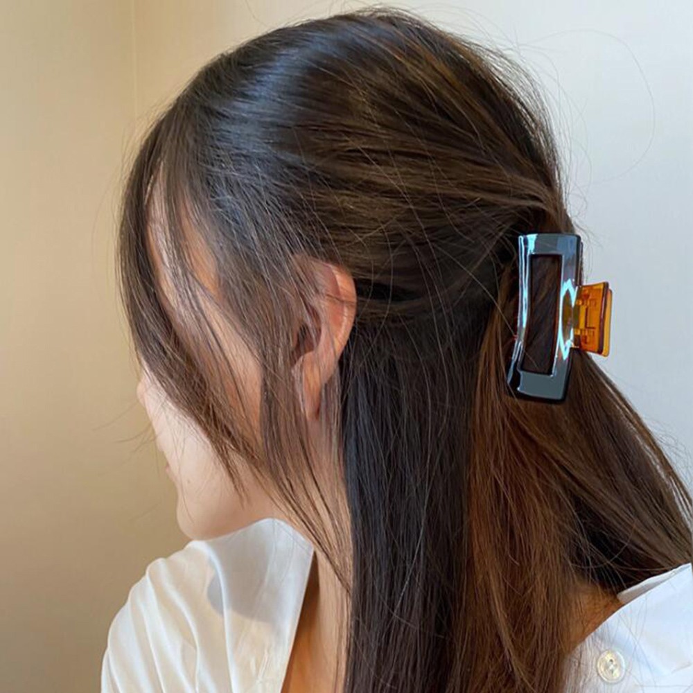 Kẹp tóc làm bằng nhựa màu trong suốt