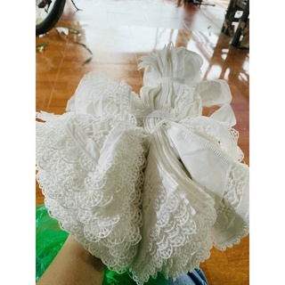 sơ mi trắng cổ ren