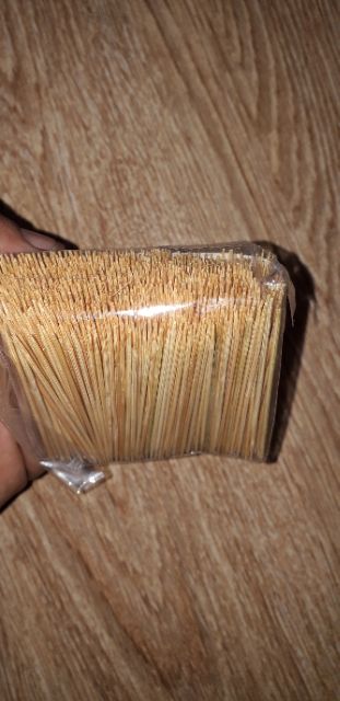 Một túi tăm Việt hương quế khoảng 700 cây