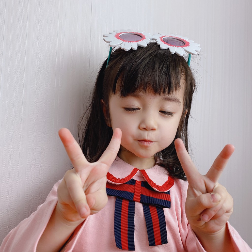 Kính Mát Hình Hoa Hướng Dương Vui Nhộn Cho Bé