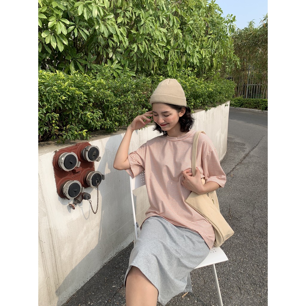 AP659 - TEE KẺ NGANG NHỎ XẺ VẠT