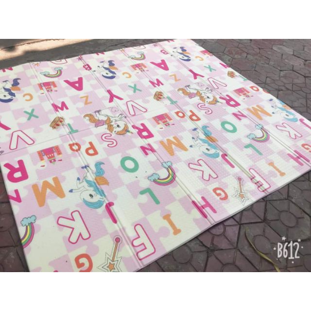 Thảm xốp XPE 2 mặt phủ Silicone chống thấm tuyệt đối cho bé tập bò kèm túi 1m8x2mx1cm