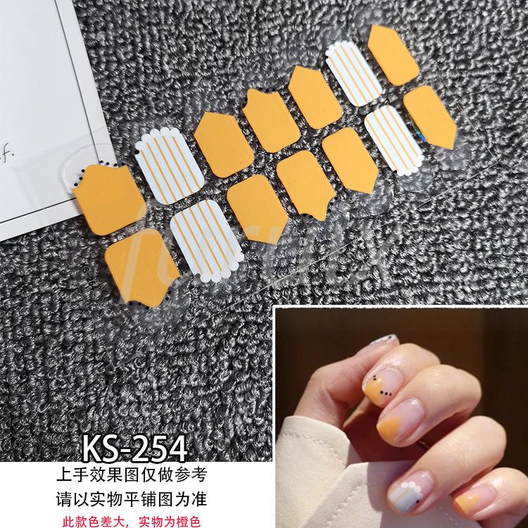 Miếng dán in họa tiết dùng trang trí móng tay