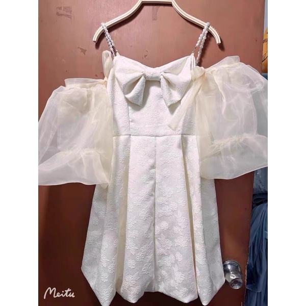 VÁY NƠ NGỰC HAI DÂY NGỌC KÈM TAY PHỒNG