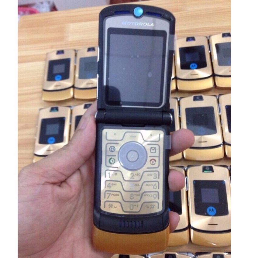 HOT SALE Điện Thoai Nắp Gập Motorola V3i Loại 1 Phím Thép Zin Không Tróc Sơn )(*