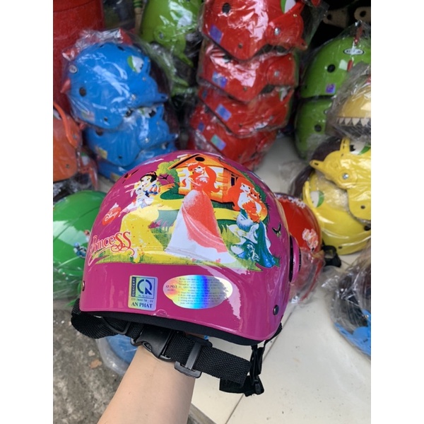 Mũ bảo hiểm trẻ em công chúa, siêu nhân, đủ màu giá tốt