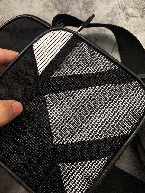 Mini bag EQT màu đen | BigBuy360 - bigbuy360.vn