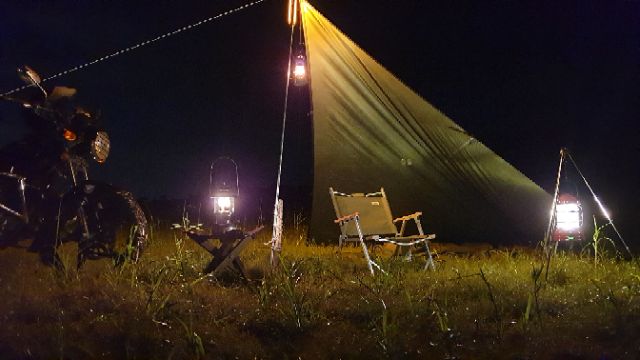 Tấm tăng (tarp) che mưa nắng dùng đi camping