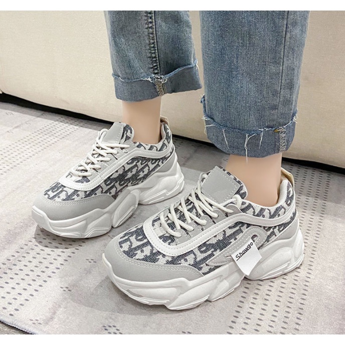 Giày sneaker nữ vải Showgo (Xám)
