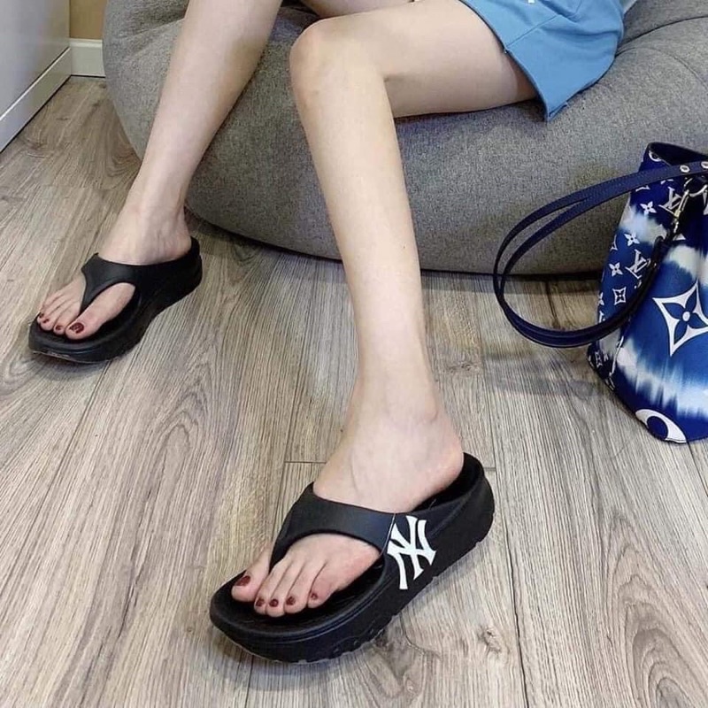 [CHÍNH HÃNG] DÉP MLB KOREA CHUNKY SLIDER FLIP-FLOP NEW YORK YANKEES BLACK  - DÉP XỎ NGÓN CAO SU - FULLBOX CÓ HIDDEN TAG