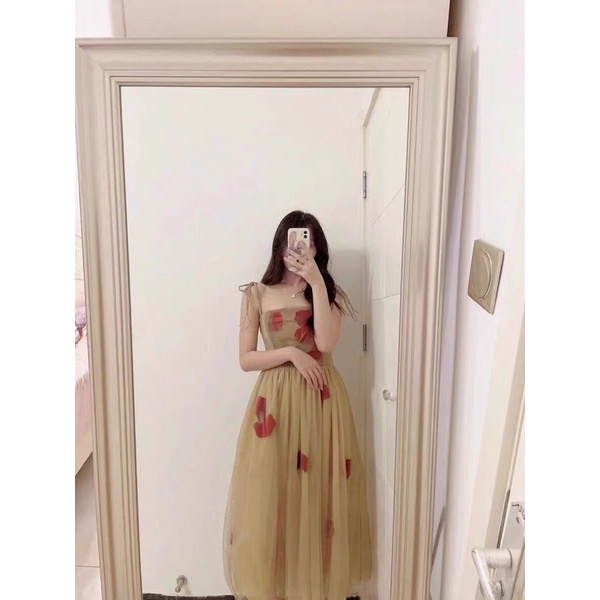 Váy Dây Voan Nude Nâu Đính Cánh Hoa Hồng Dịu Dàng