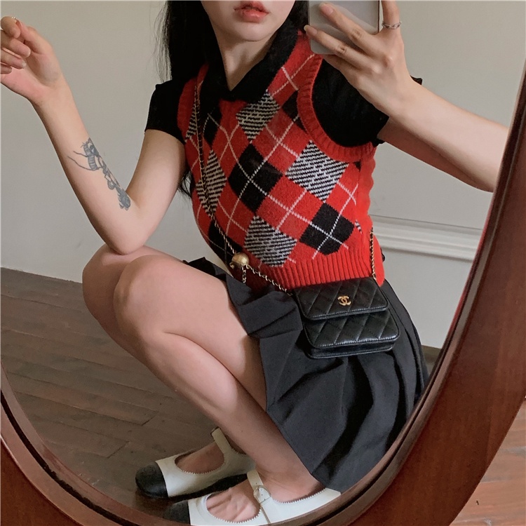 Áo dệt kim sát nách cổ chữ V đính đá phong cách retro cho nữ | BigBuy360 - bigbuy360.vn