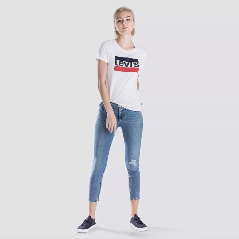 Áo Levis 350K lúc mua 600K tại store Cresent Mall quận 7 còn mới 99.99%