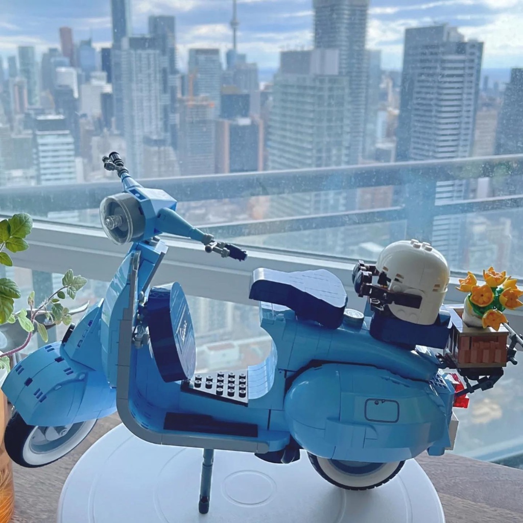 Đồ chơi xếp hình XE VESPA 125 | Đồ chơi lắp ráp xe Vespa cổ điển màu xanh lịch lãm