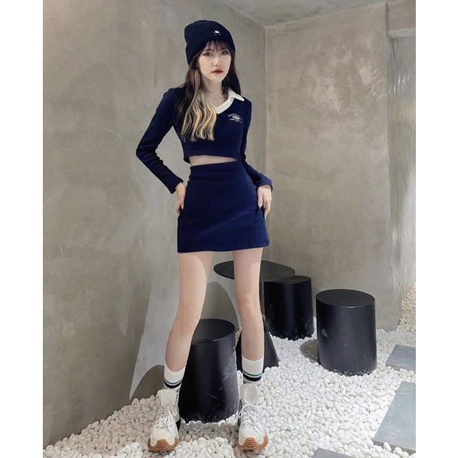 Set áo crop xanh polo tay dài cổ viền trắng kèm chân váy chữ A
