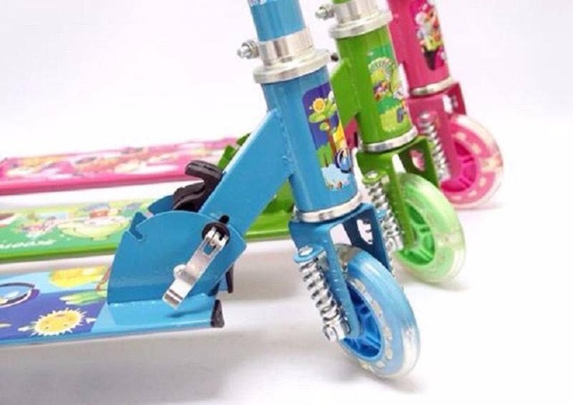 Xe trượt scooter bánh phát sáng cho bé