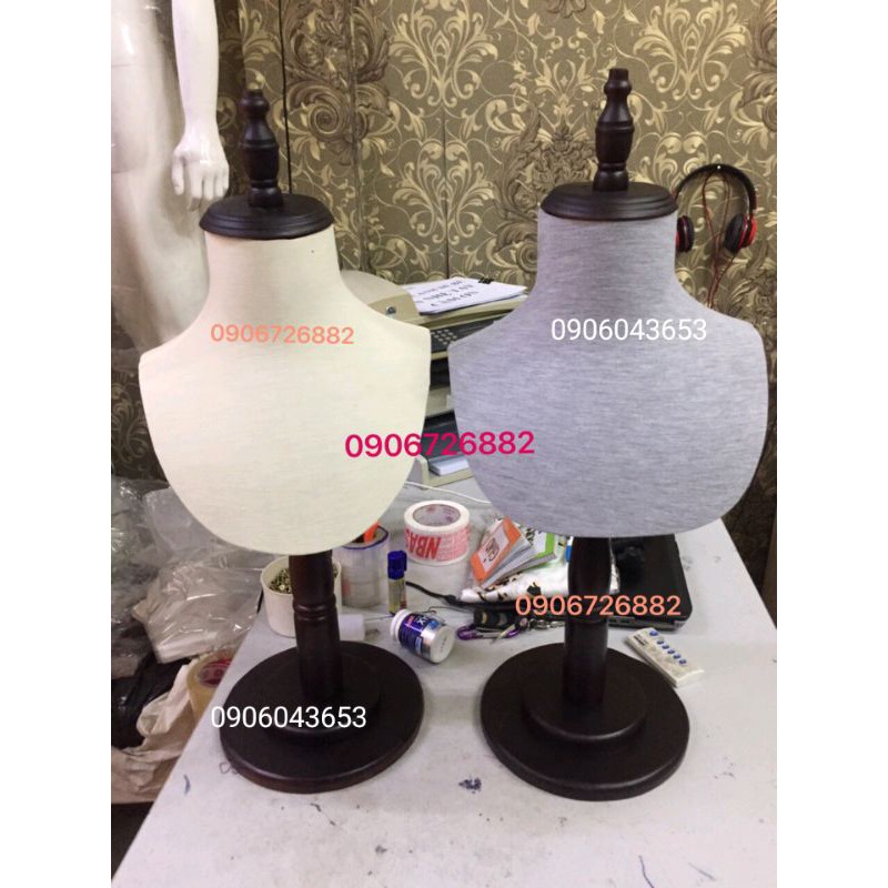 manocanh đeo dây truyền