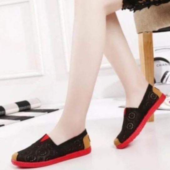 Giày slip on ren lưới GTTG23