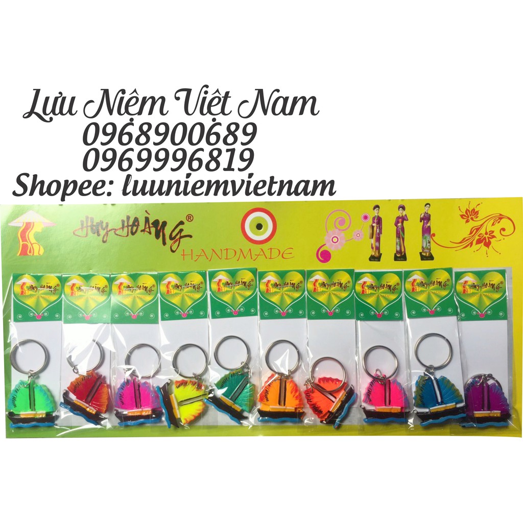 Vỉ 10 cái móc khóa mô hình thuyền buồm Vịnh Hạ Long - 4cm