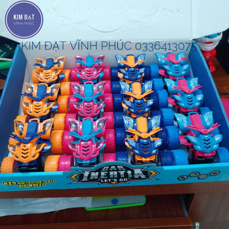 Đồ chơi xe địa hình quán tính . có thể quay 360° xe có nhiều màu để lựa chọn