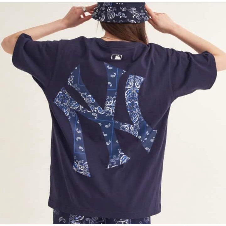 Áo thun cổ tròn ngắn tay MLB Paisley Megalogo Short Sleeve T-shirt New York Yankees