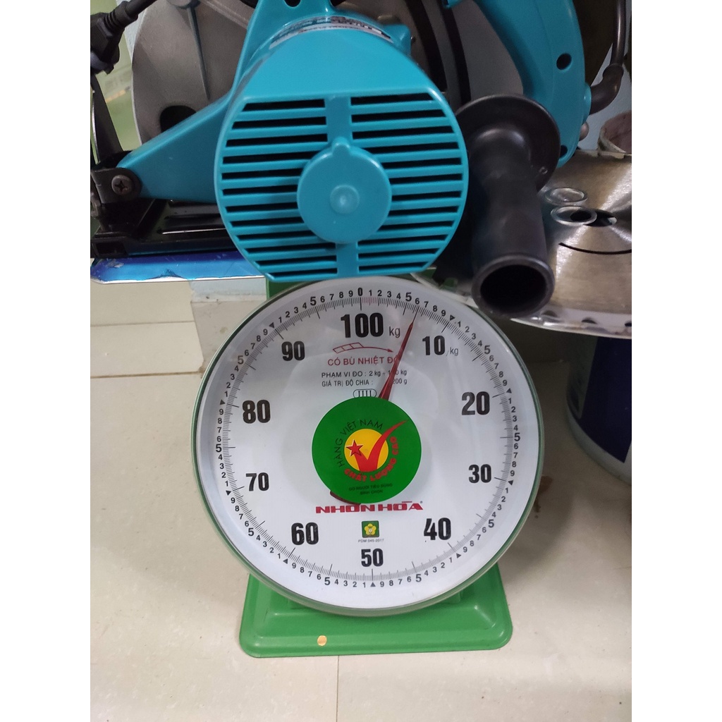 Máy cưa đĩa Makita 5900B, 2200W,  235mm, Made in Thái lan, dây đồng chịu nhiệt, kèm 1 lưỡi cưa.