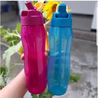 Bình uống nước tupperware có ống hút dung tích 750ml