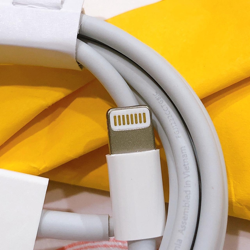 Cáp túi vàng xuất Nhật Loại 8IC Zin chân cắm I , trên dây có in 8IC
