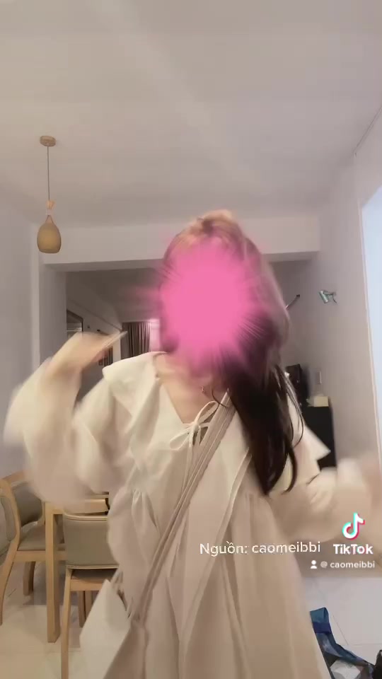 [CÓ SẴN] Đầm Trắng Cổ V Dáng Rộng Baby | BigBuy360 - bigbuy360.vn