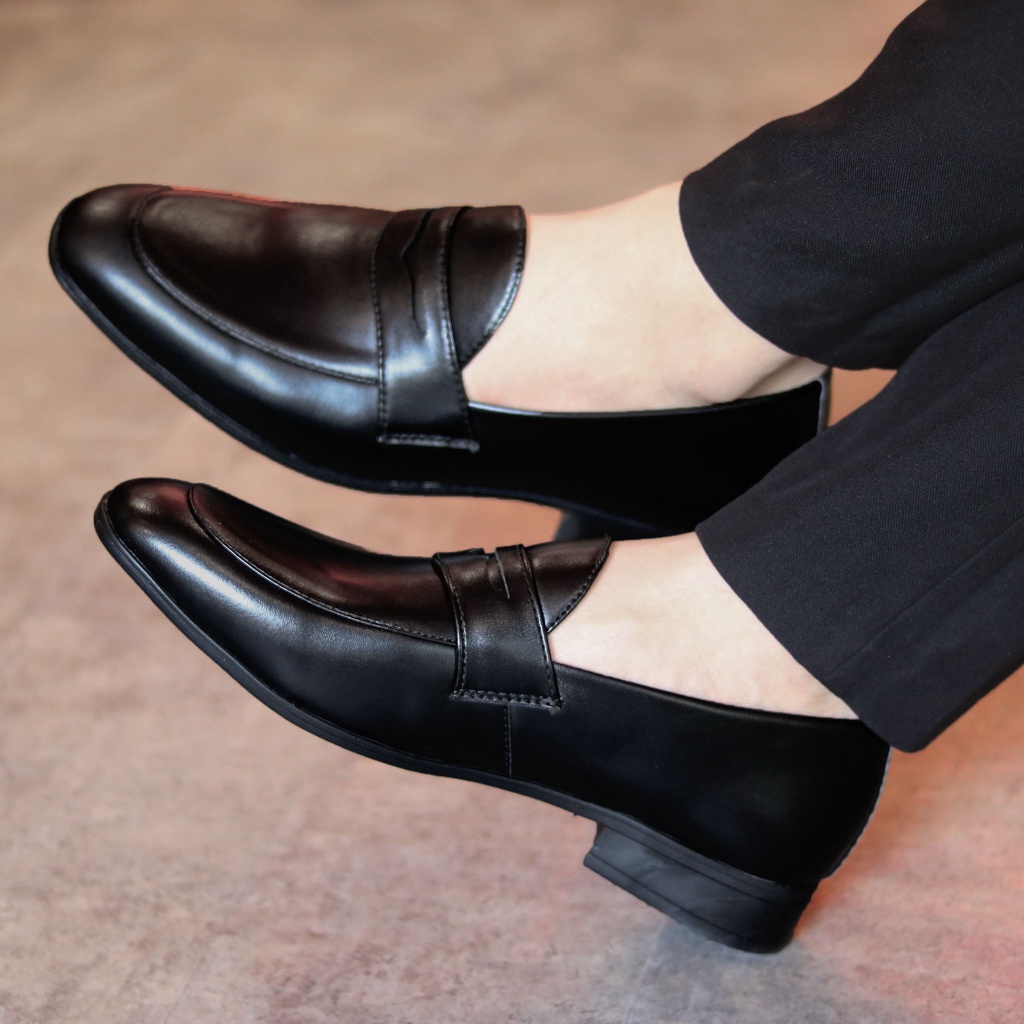 Giày Lười Da Nam - Đế khâu chắc chắn cao 3cm - Da mềm không đau chân - Màu đen - Mã V3 - Hàng Việt Nam