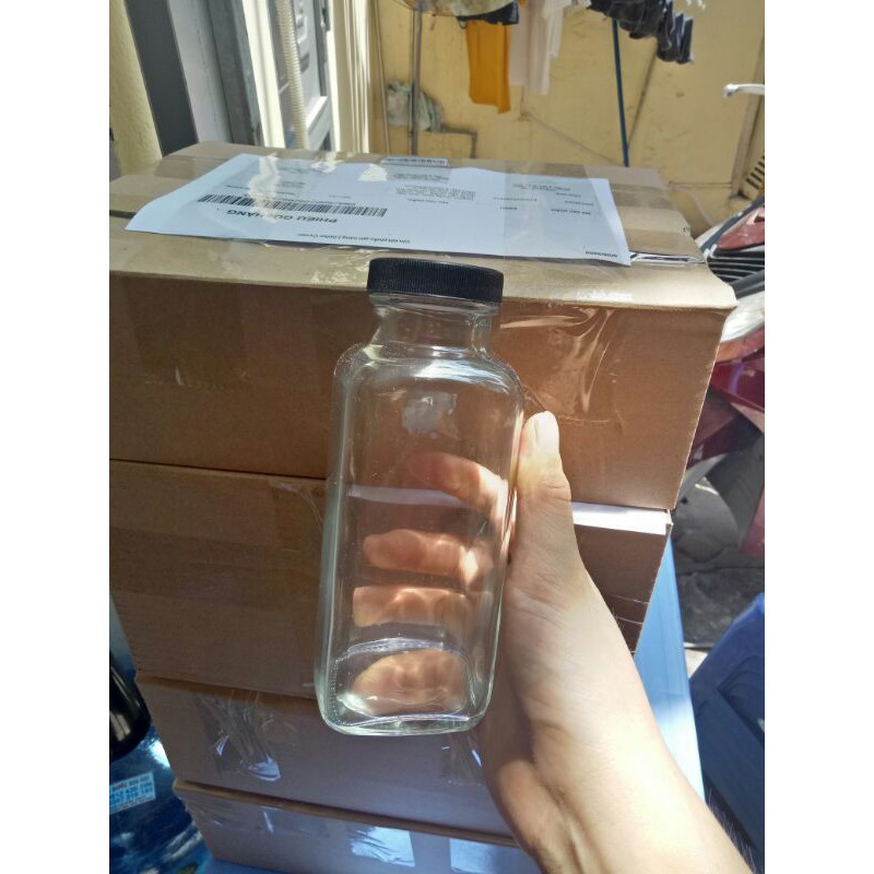 Chai thủy tinh vuông 300ml nắp nhựa đen đựng mật ong, sinh tố, sữa, bột, trà hoa (tràn miệng 350ml)