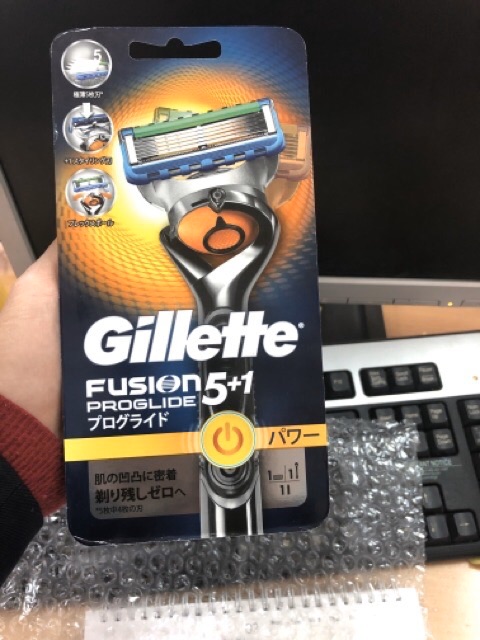 (Có pin) Dao cạo râu matxa 5 lưỡi Gillette 5+1 Fusion ProGlide Japan