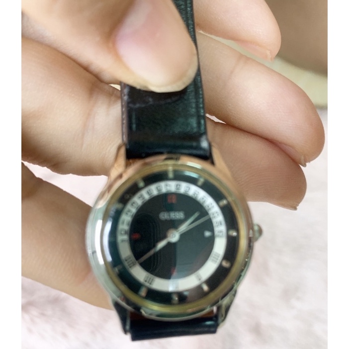 Đồng hồ si nữ hiệu Guess