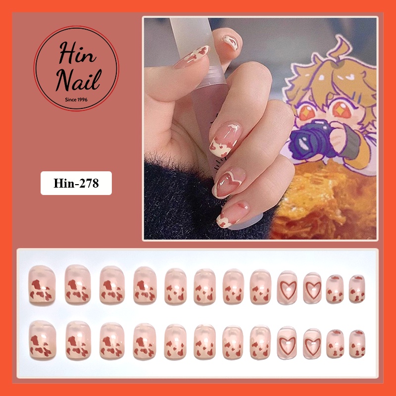 Móng tay giả Hin Nail form ngắn màu hồng họa tiết trái tim hottrend
