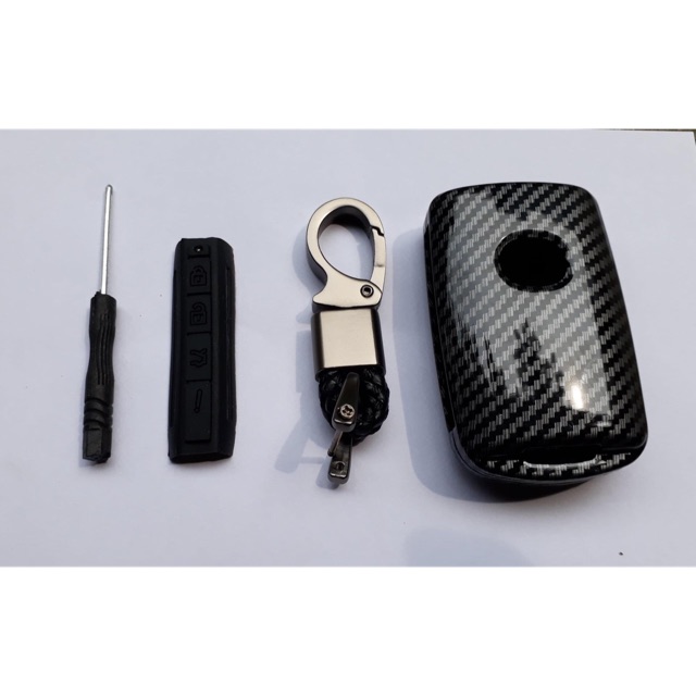 Ốp chìa khoá mazda 3 2020 vân carbon