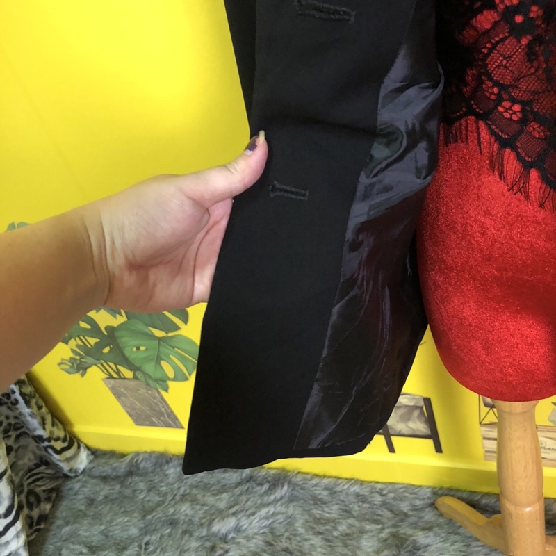 Áo khoác vest blazer đen hình thêu hàng si 2hand