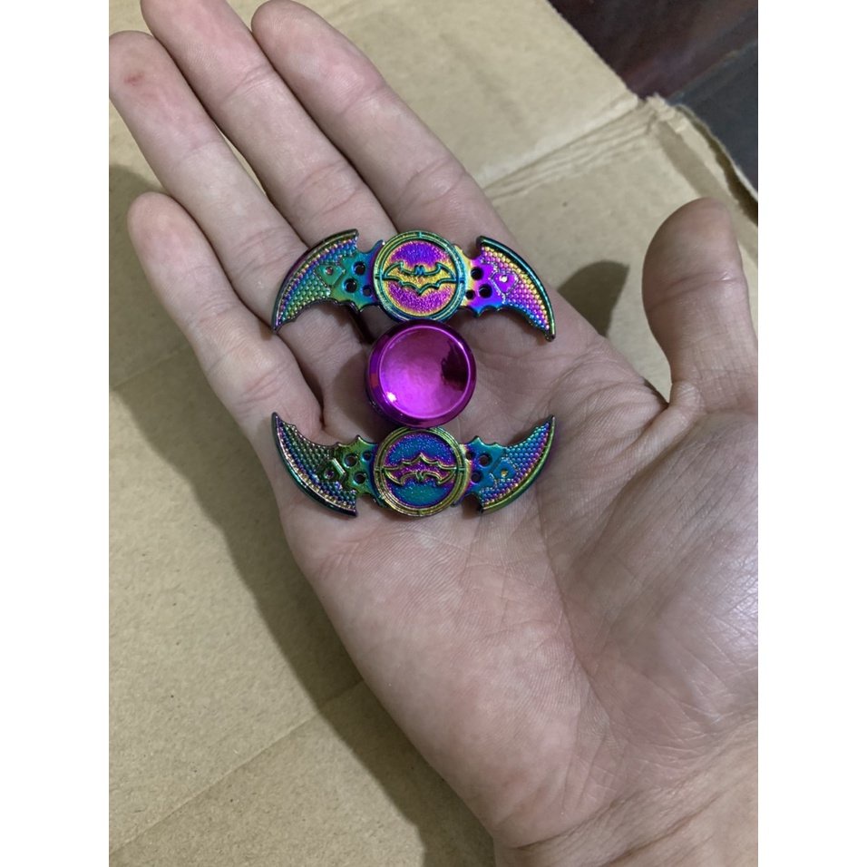 Con quay Finger Spinner 3 cánh phản quang kim loại cao cấp