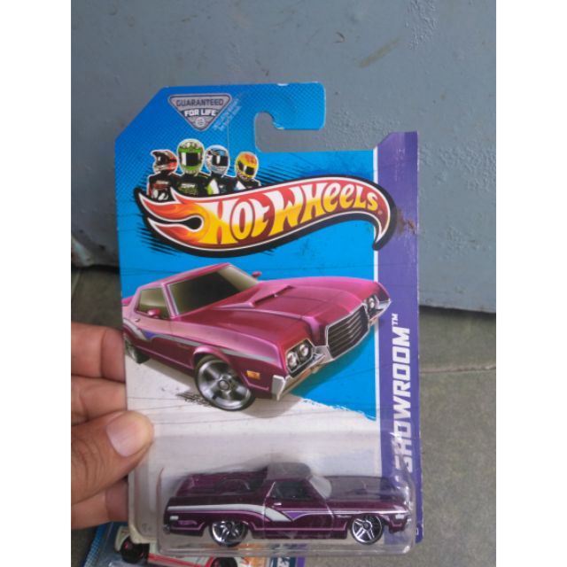 Xe Hotwheels 1972 Ford tím