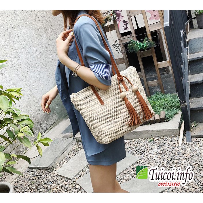 Túi cói đeo chéo hàn quốc cho nữ gắn quả gỗ