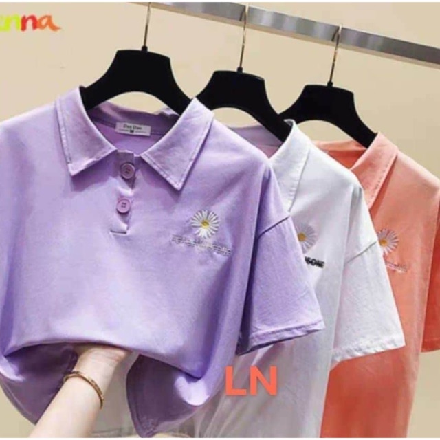 Áo croptop polo lô gô hoa cúc chữ nhỏ LN12