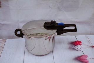 Nồi áp suất elo 6l