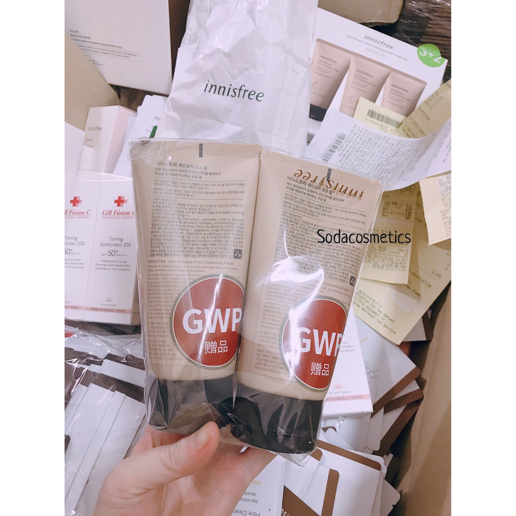 Sữa Rửa Mặt Innisfree Jeju Volcanic Pore Cleansing Foam