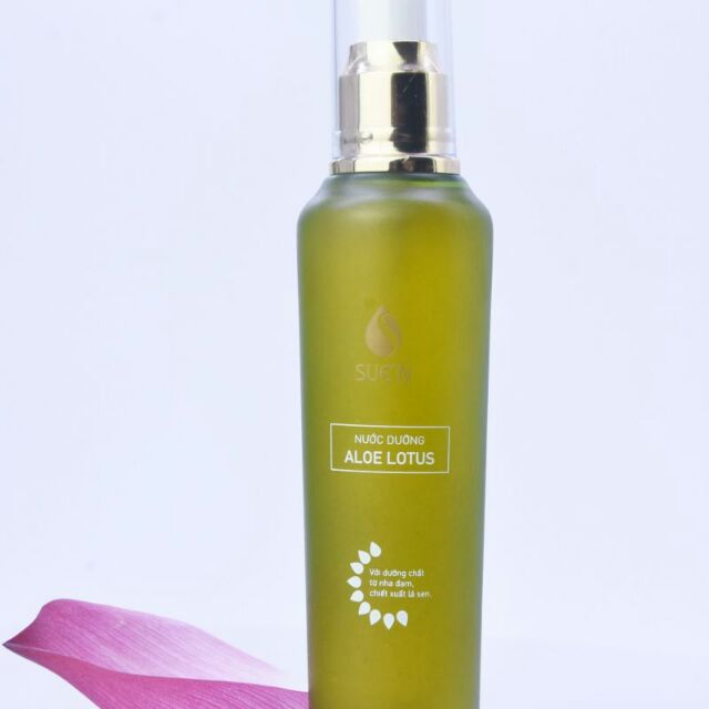 Xịt khoáng Aloe Lotus