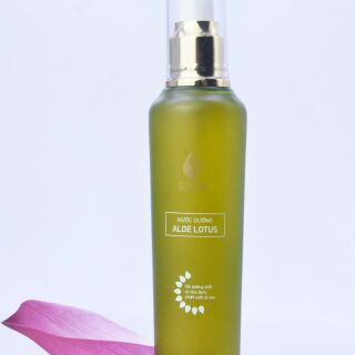 Xịt khoáng Aloe Lotus