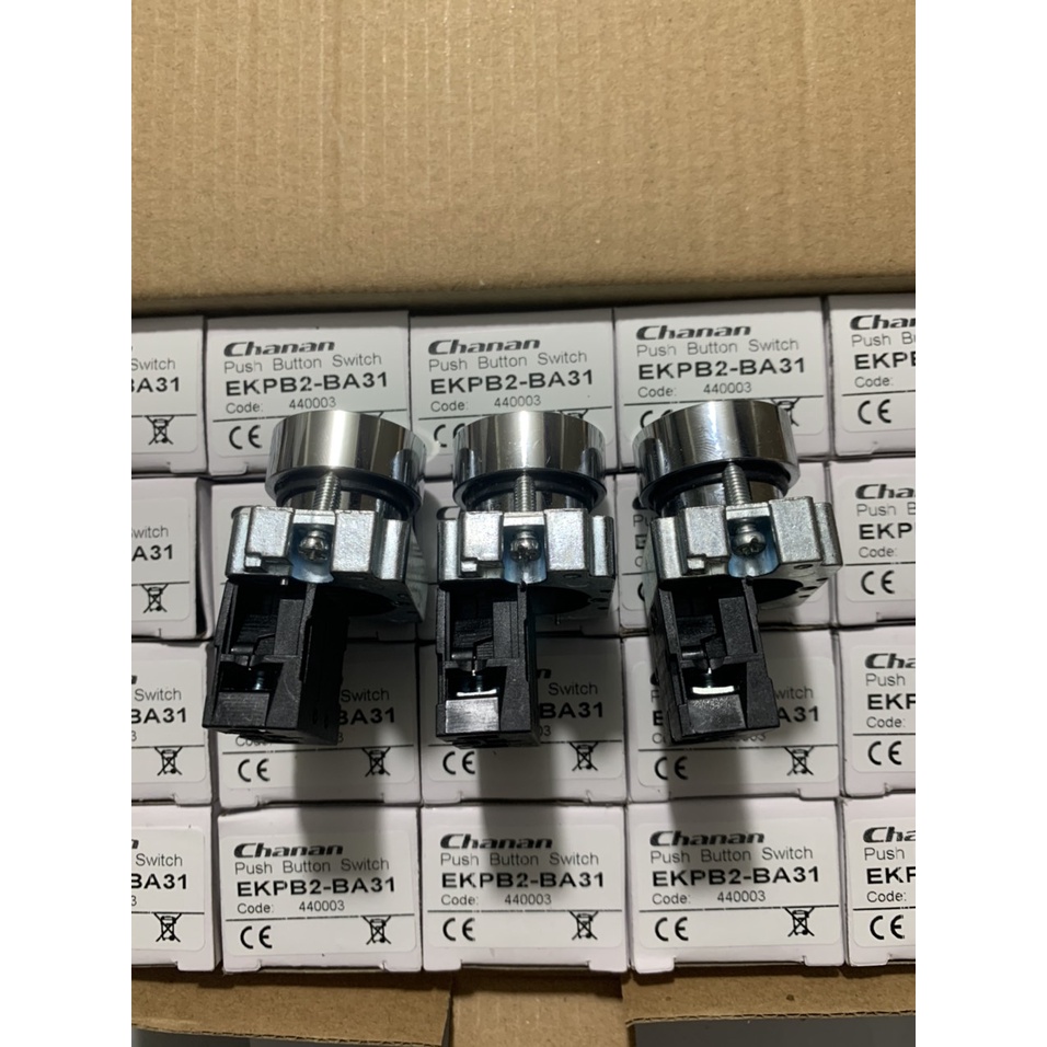 Nút nhấn ko đèn thân sắt màu xanh EKPB2-BA31 (CHANA)