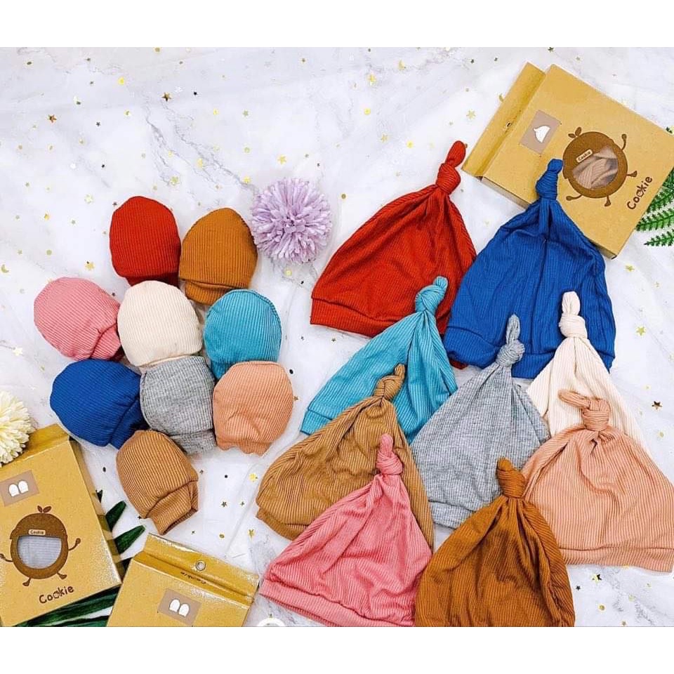 Set mũ bao chân bao tay yếm sơ sinh Cookie chất vải cotton thun tăm lạnh điều hòa 4 mùa size 0 6 tháng tuổi